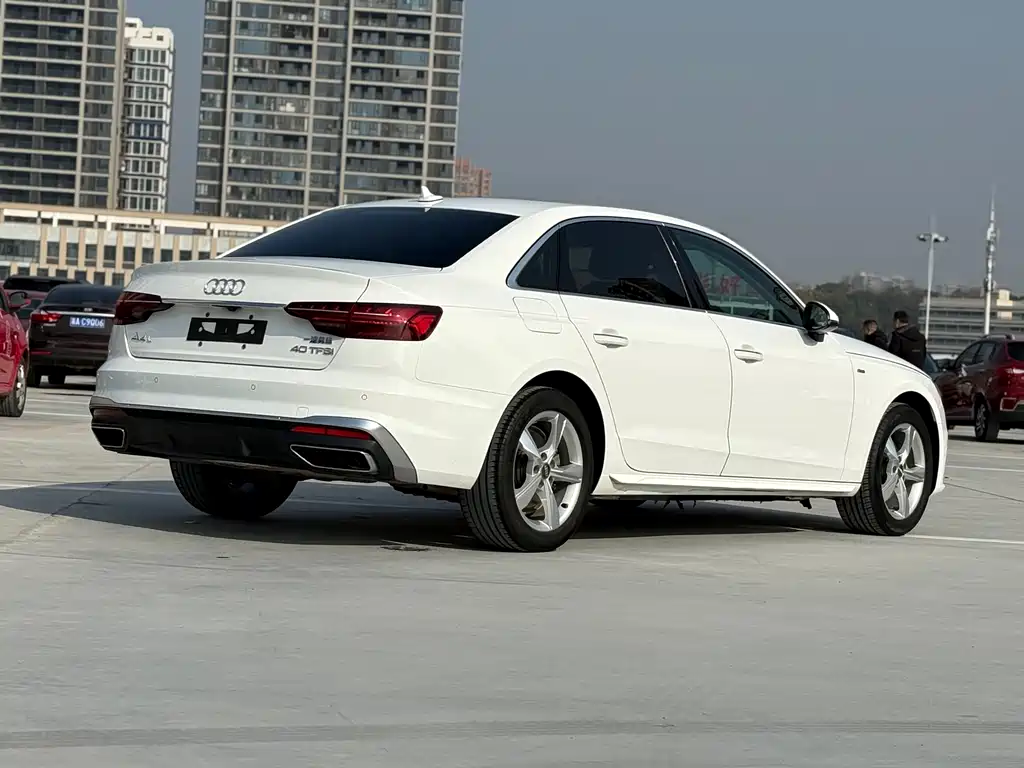 AUDI A4L