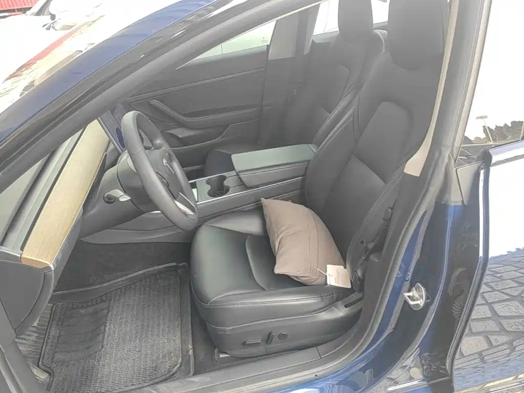 Tesla Model 3 — миниатюра 15
