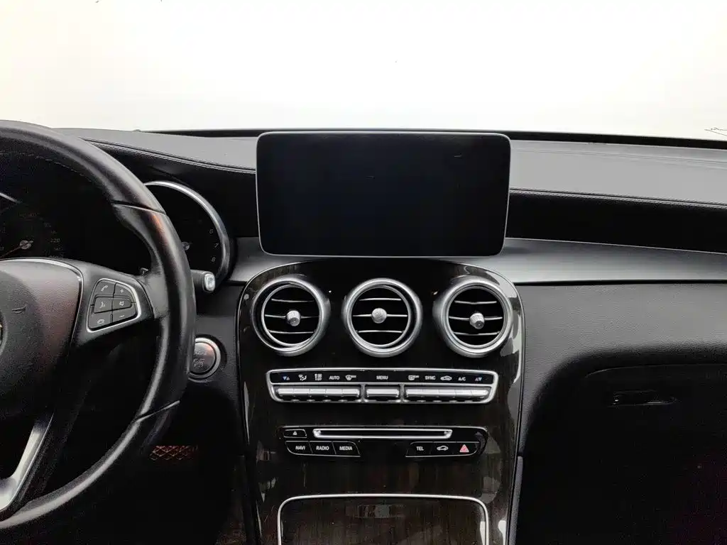 Mercedes-Benz GLC — миниатюра 12
