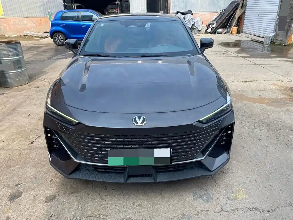 Changan UNI-V iDD — миниатюра 2