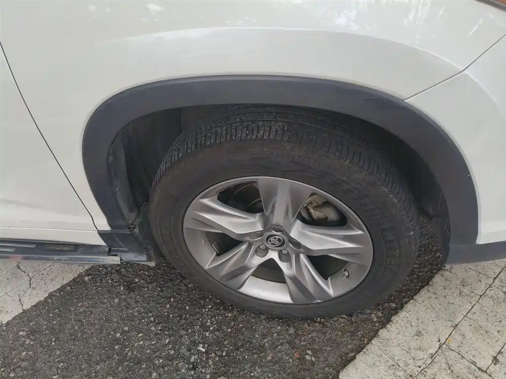 Toyota Highlander 2017 2.0T Luxury 7 мест