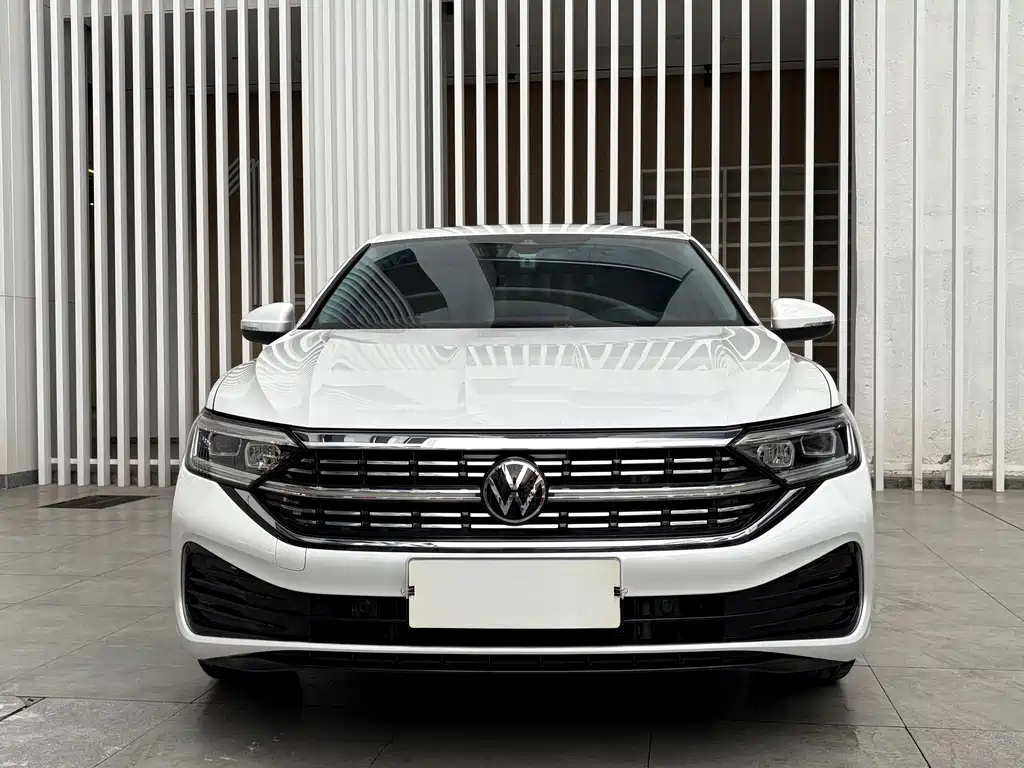 Volkswagen Sagitar 2025 300TSI DSG