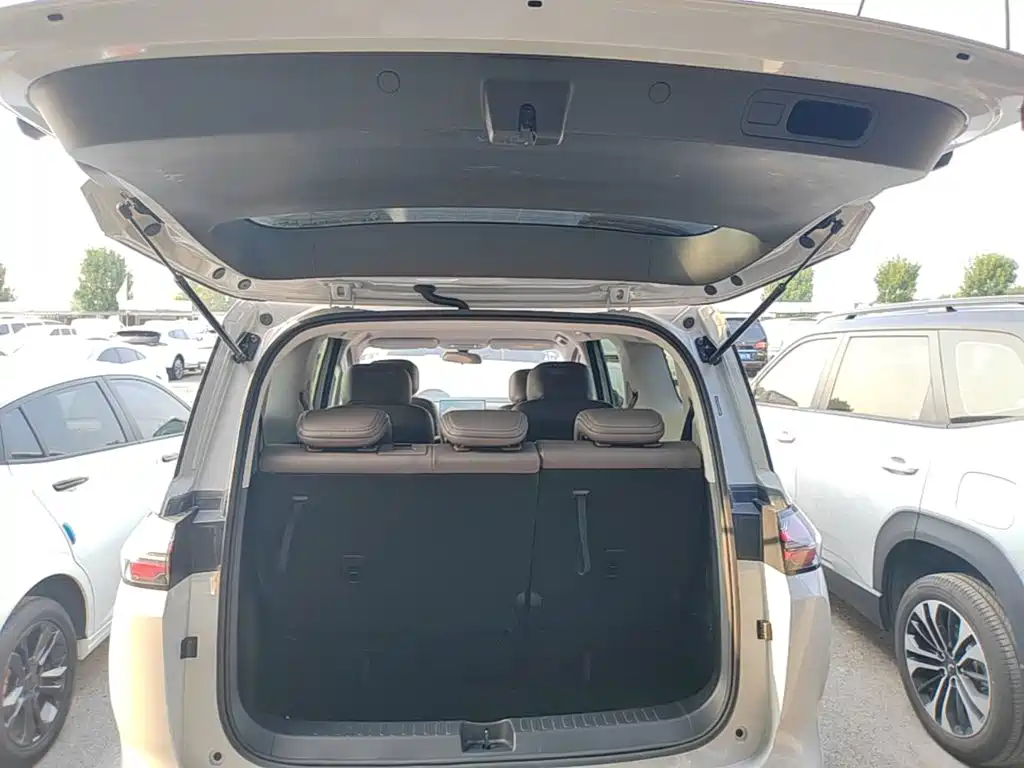 Wuling Звездный свет 730 Новая энергия — миниатюра 19