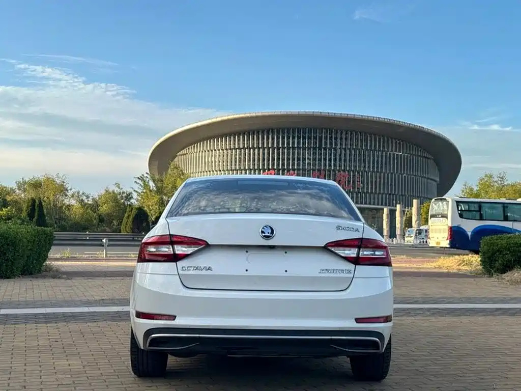 Skoda Octavia — миниатюра 5