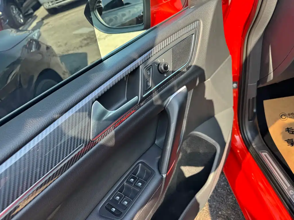 VOLKSWAGEN GOLF*JIAYU