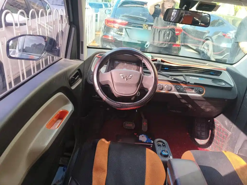 Wuling MINIEV — миниатюра 6