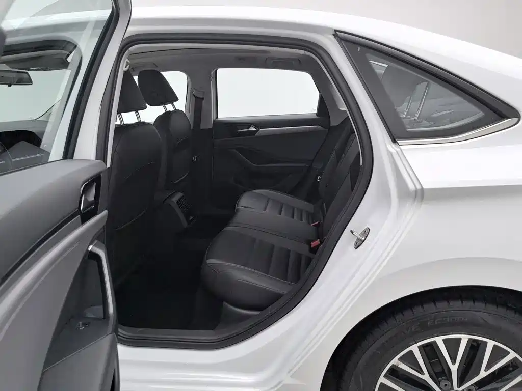 Volkswagen Sagitar — миниатюра 15