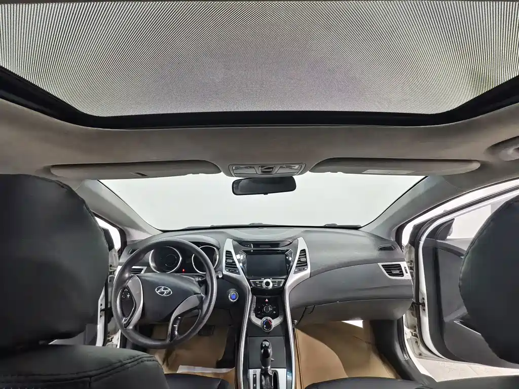 Hyundai Elantra Langdong — миниатюра 10