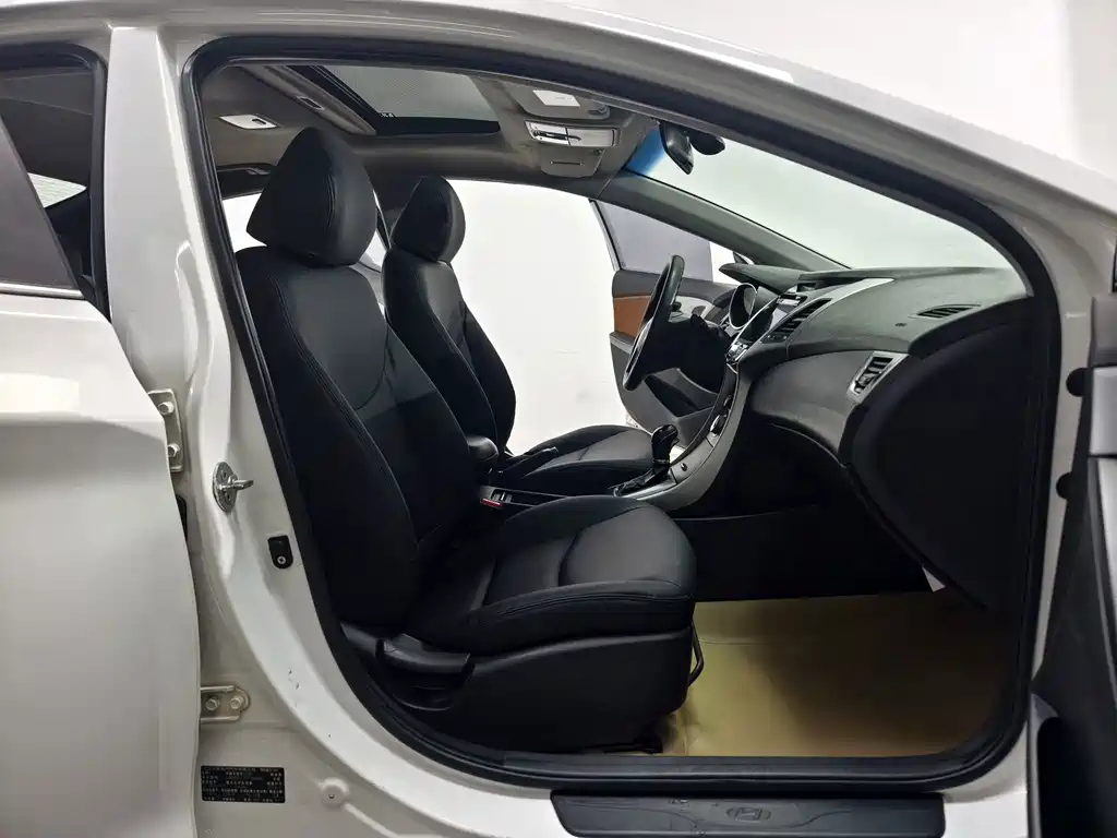 Hyundai Elantra Langdong — миниатюра 14