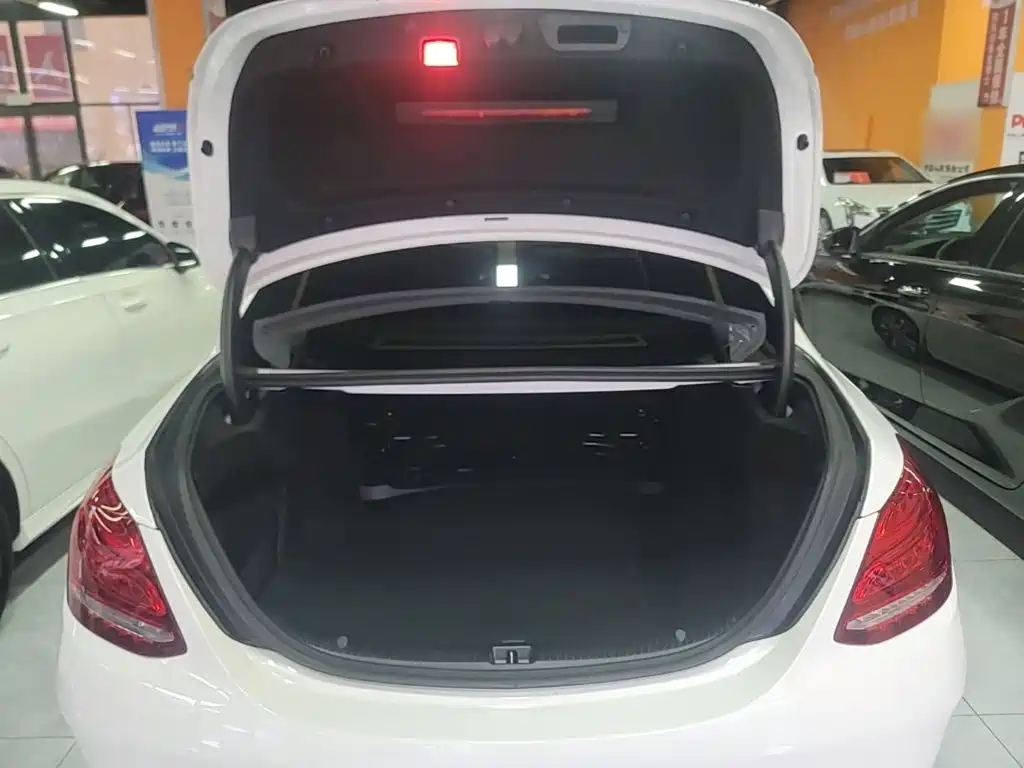 Mercedes-Benz C-Class — миниатюра 19