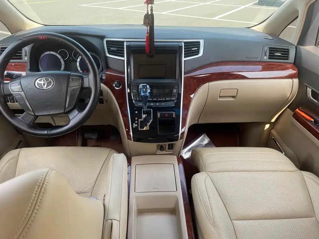 Toyota Alphard 2012 3.5L Luxury