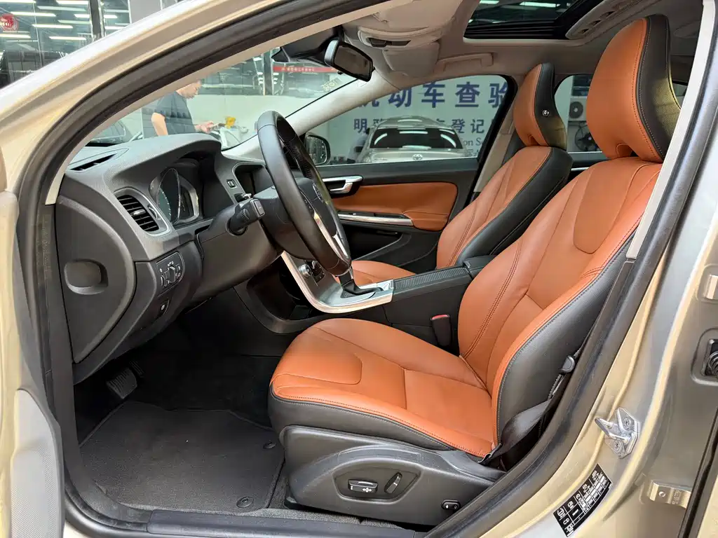 Volvo S60 — миниатюра 4
