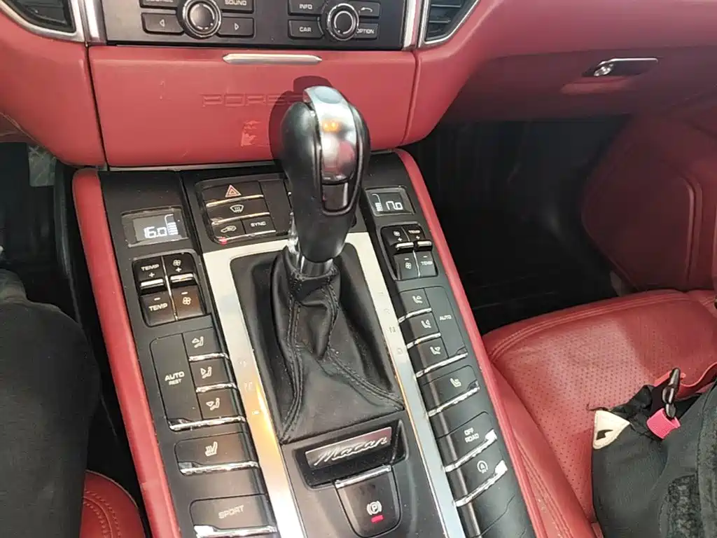 Porsche Macan — миниатюра 14