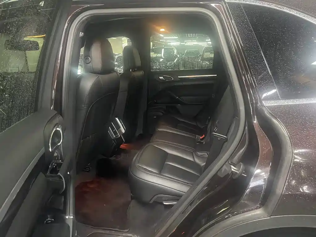 Porsche Cayenne — миниатюра 8