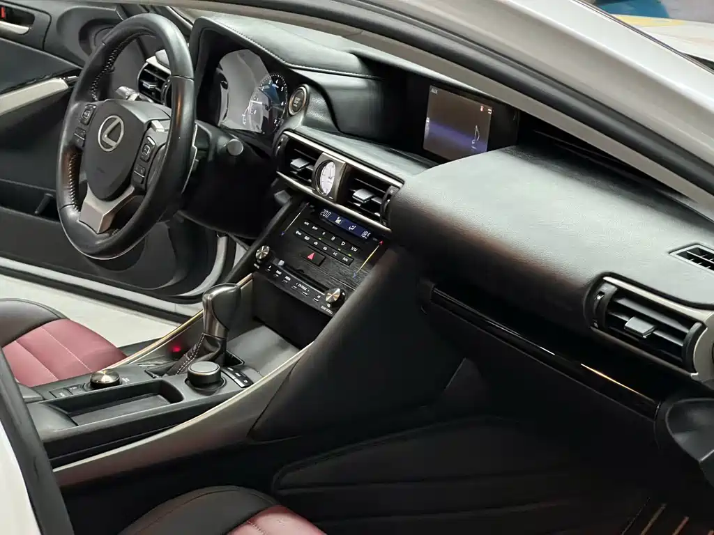 Lexus IS — миниатюра 7
