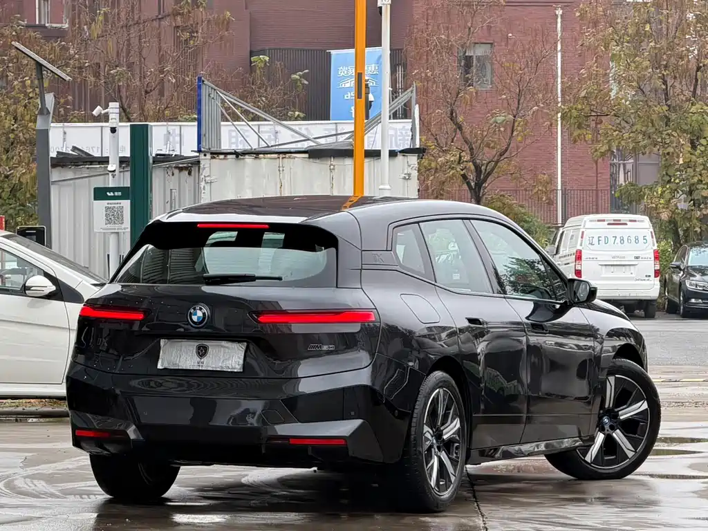 BMW iX — миниатюра 7