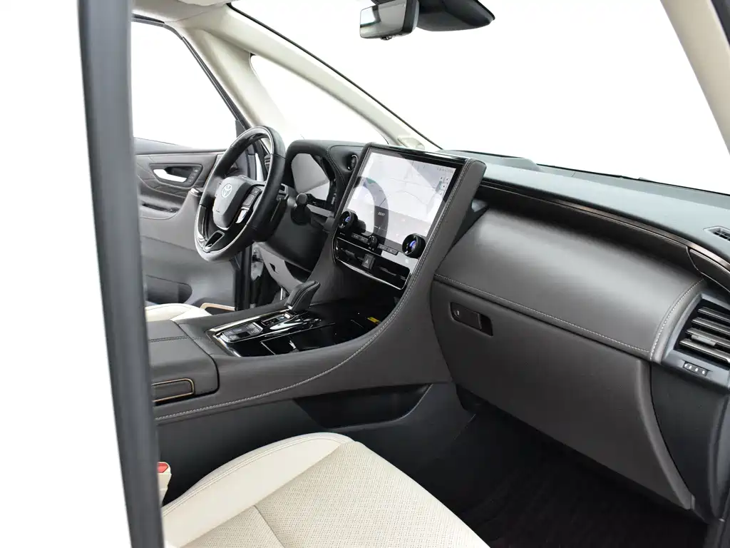 Toyota Alphard — миниатюра 16