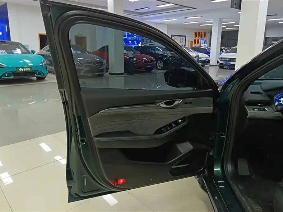 GEELY AUTOMOBILE XINGRUI