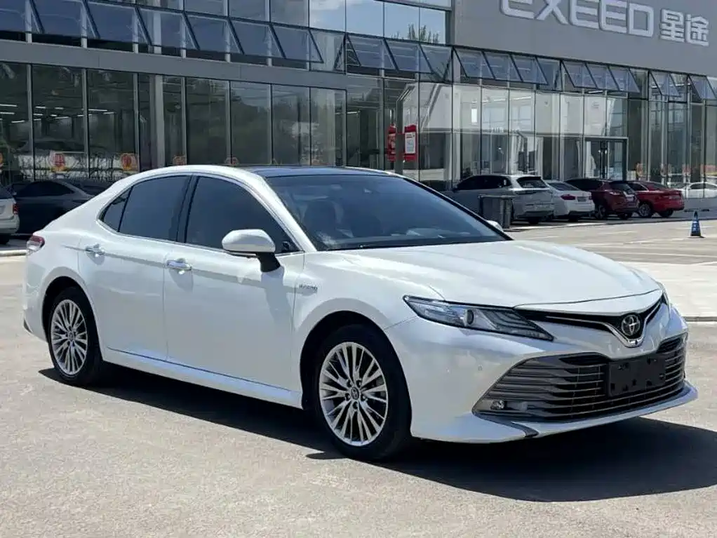 Toyota Camry — миниатюра 2