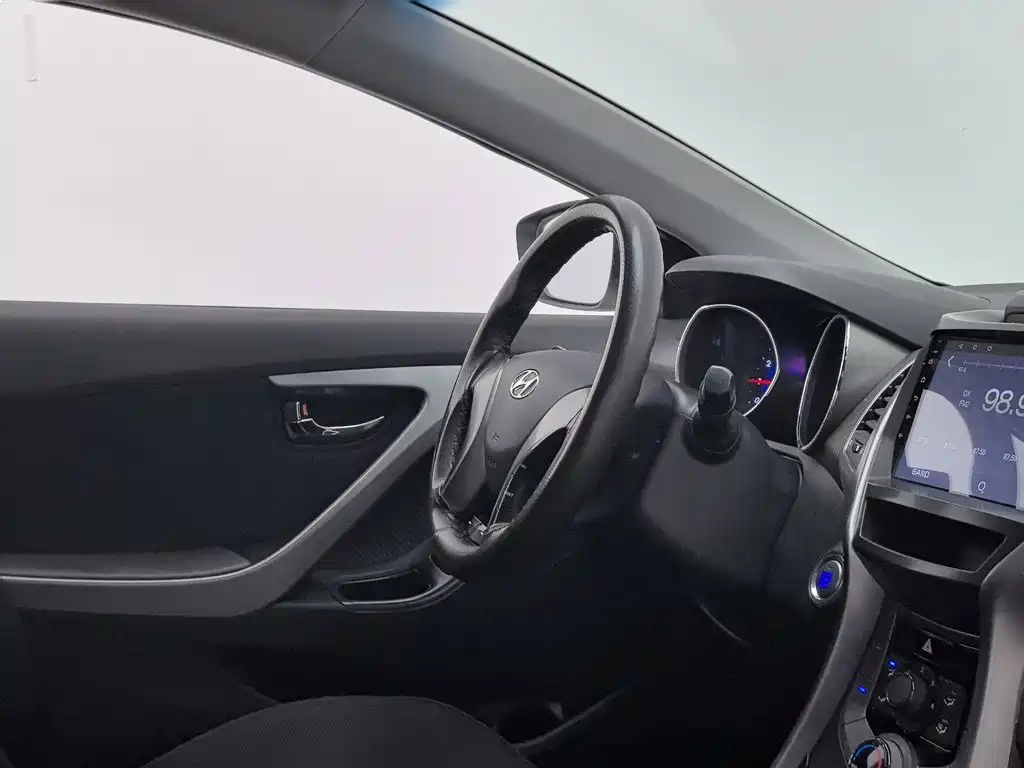 Hyundai Elantra Langdong — миниатюра 22