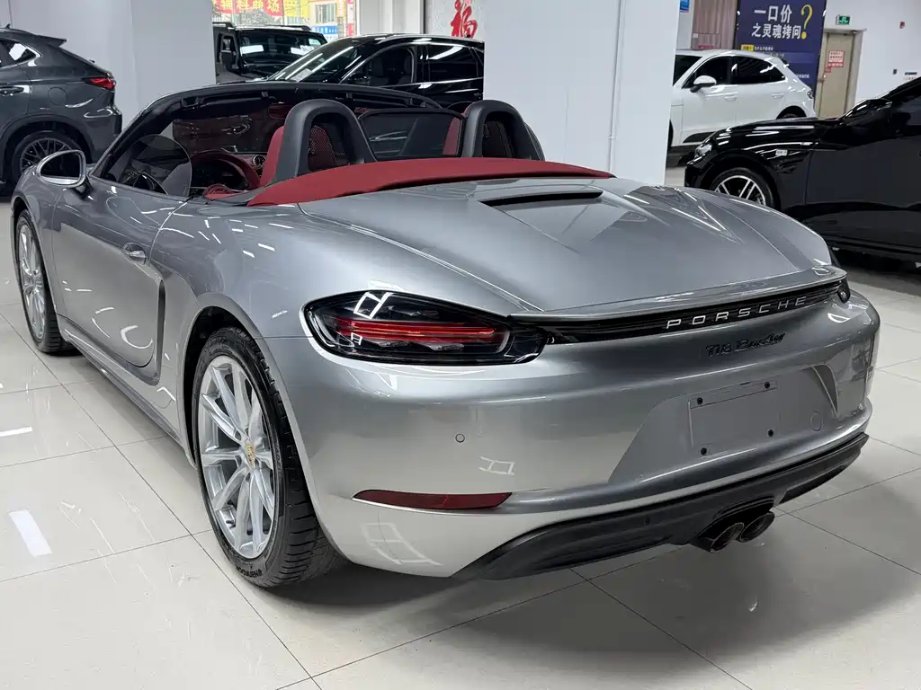 PORSCHE 718