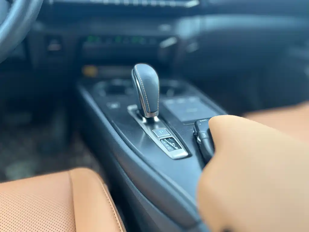 Lexus UX New Energy — миниатюра 13