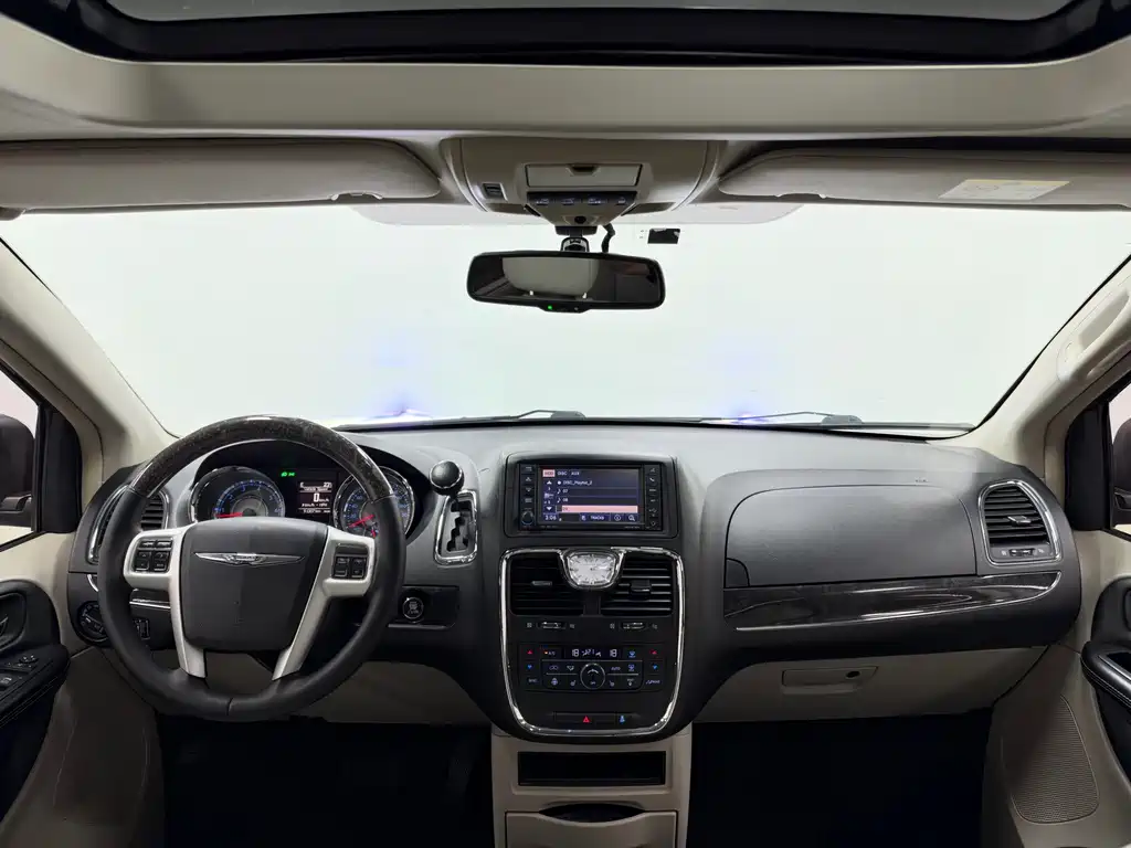 Chrysler Grand Voyager (Import) — миниатюра 9