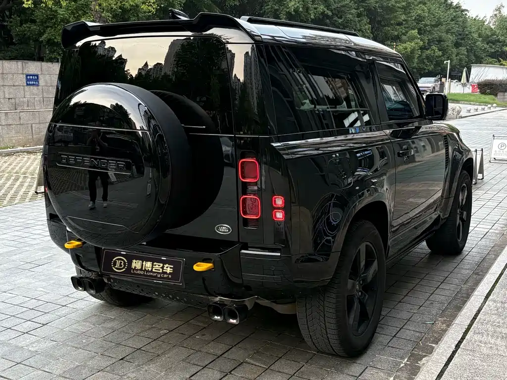 Land Rover Defender — миниатюра 3