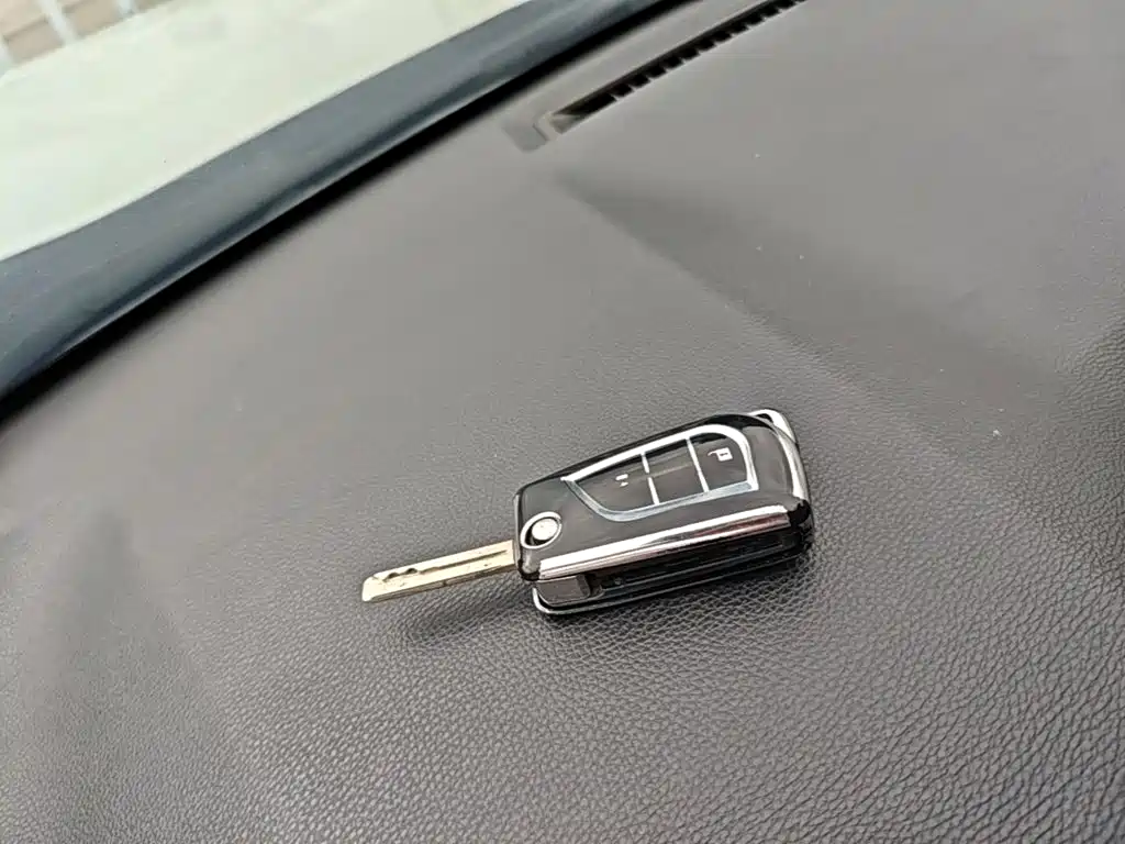 Toyota RAV4 — миниатюра 9