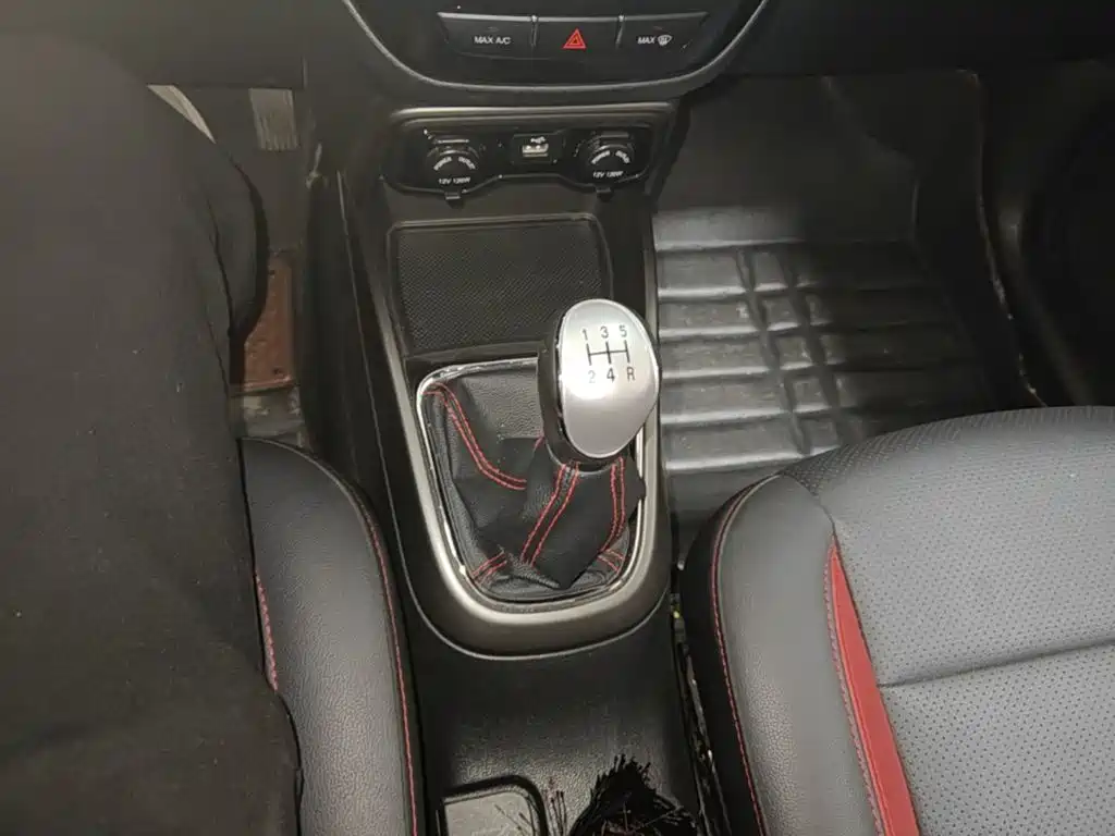 Changan CS15 — миниатюра 14
