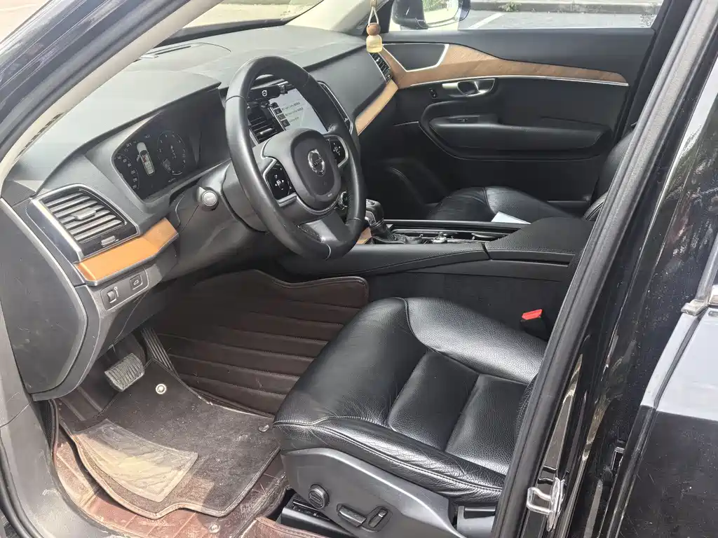 Volvo XC90 2019 T6 7 мест V