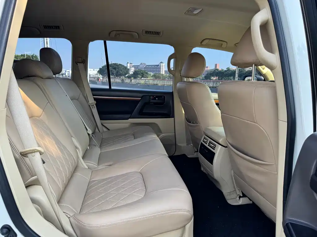 Toyota Land Cruiser — миниатюра 14