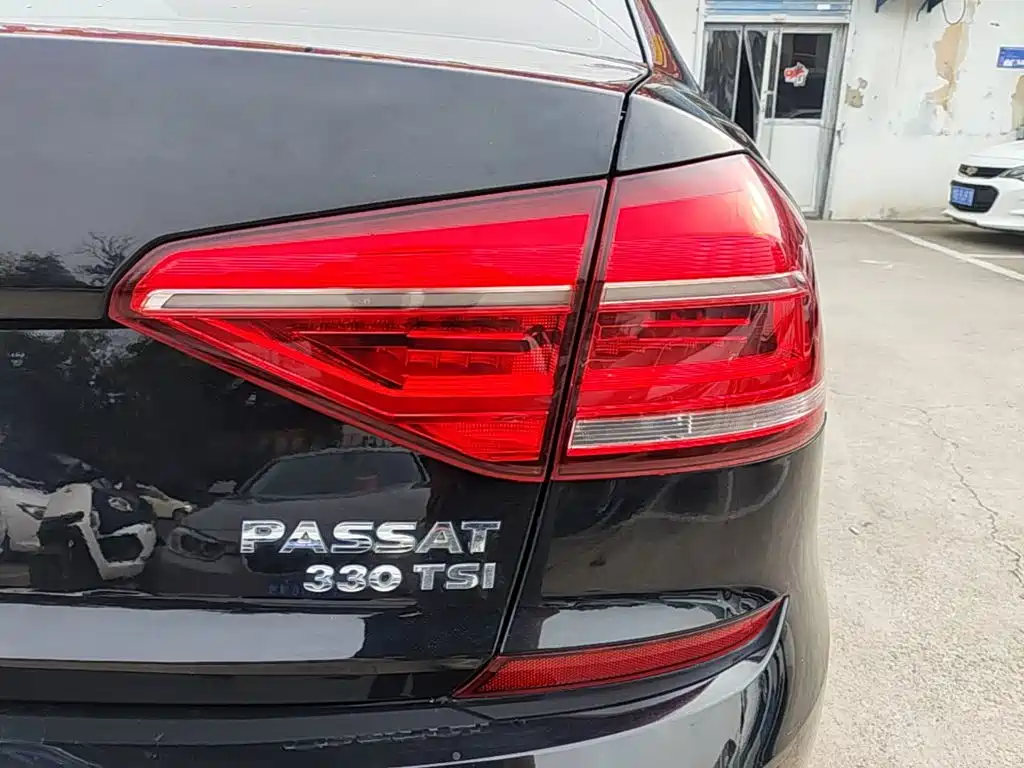 Volkswagen Passat — миниатюра 8