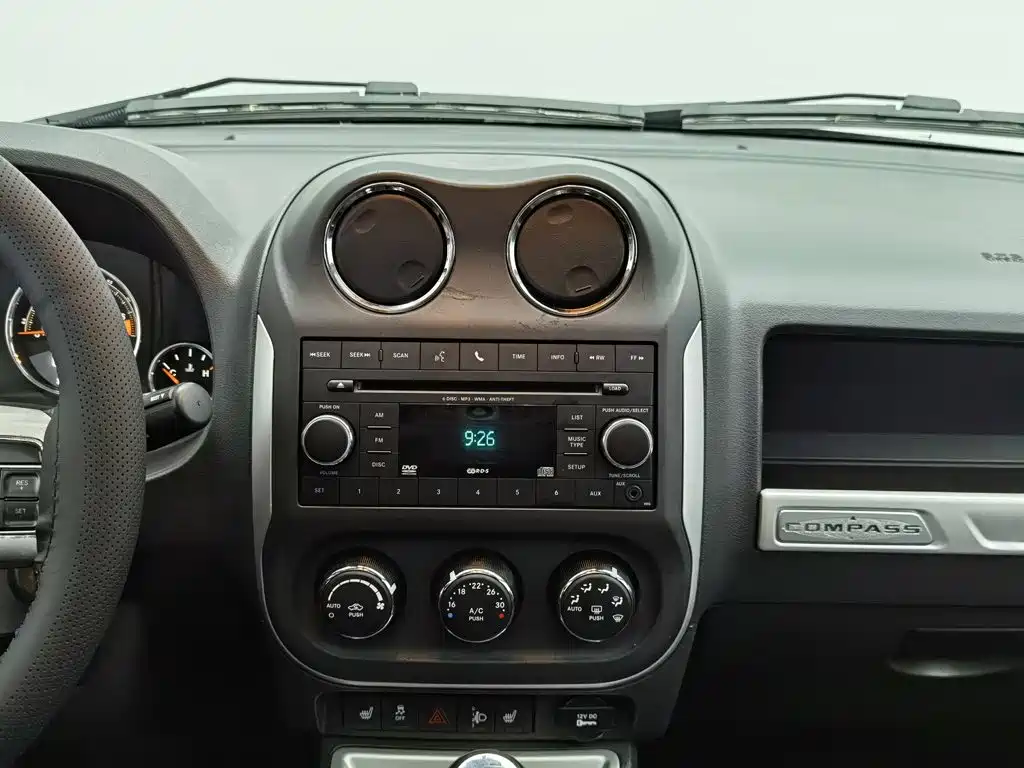 Jeep Compass (Import) — миниатюра 12