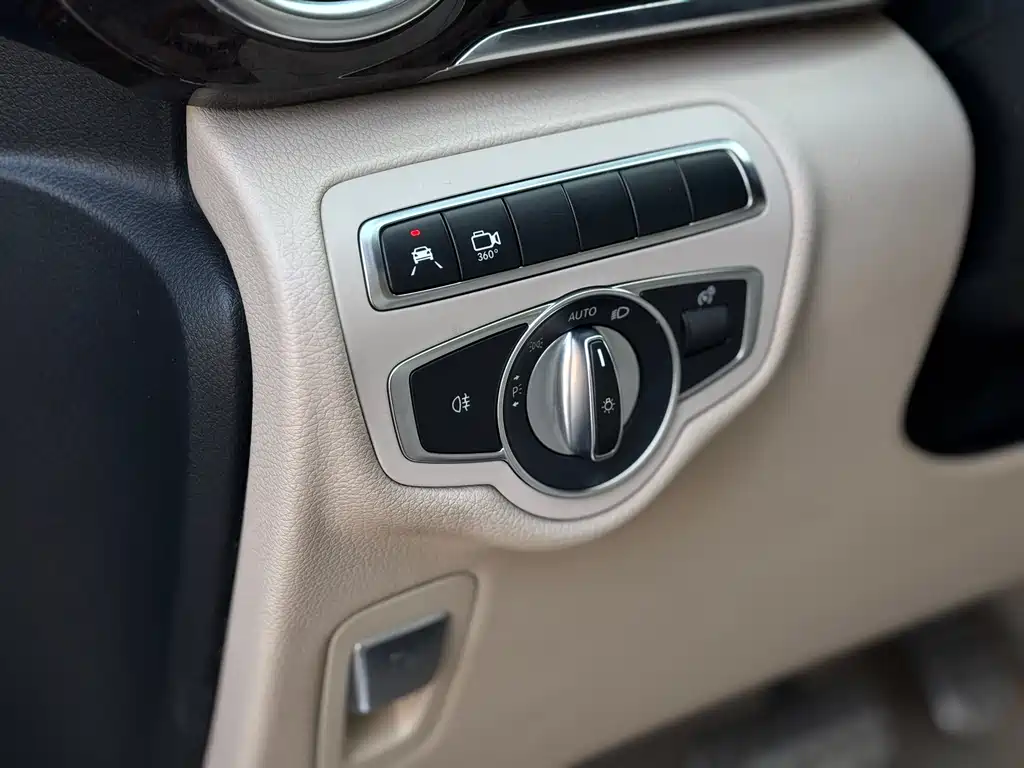 MERCEDES-BENZ V CLASS