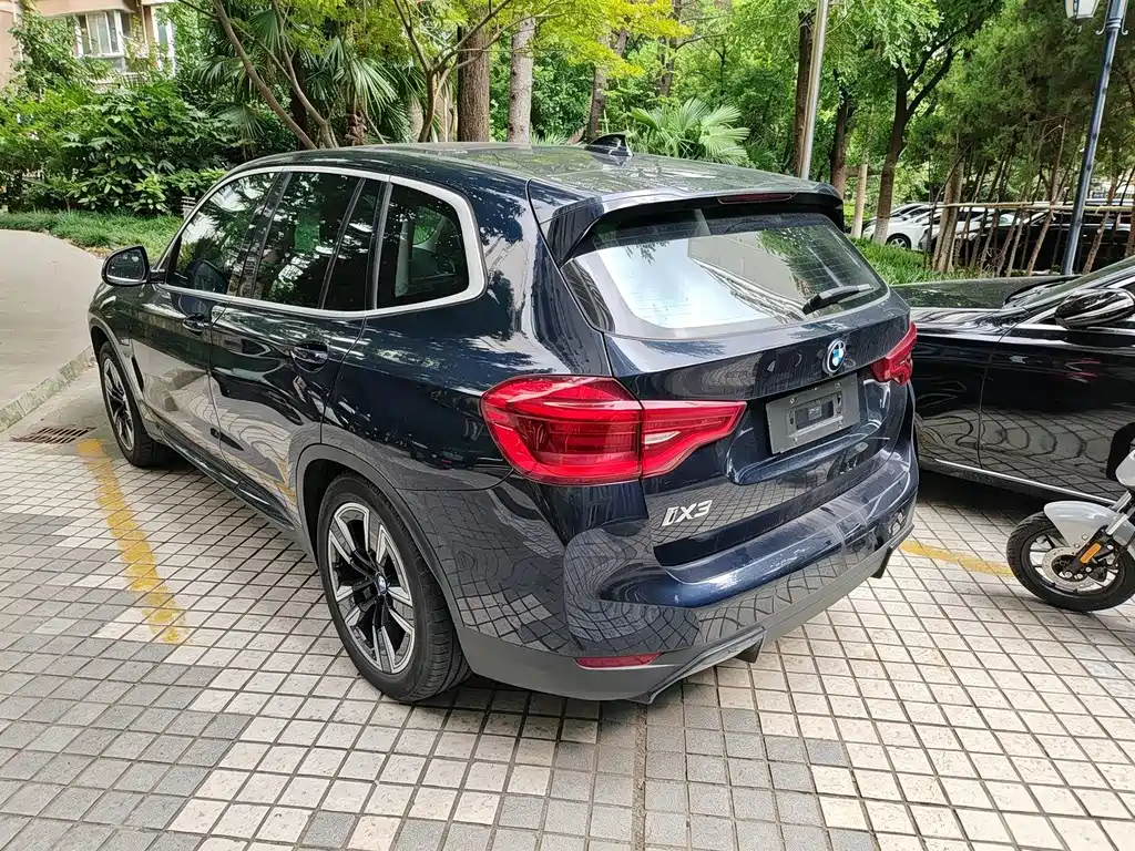 BMW iX3 — миниатюра 10