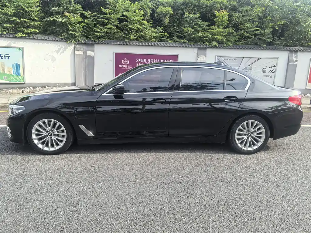 BMW 5 Series New Energy — миниатюра 4