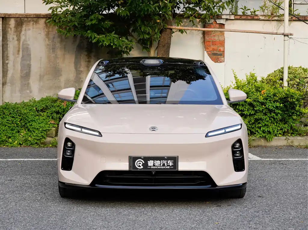 NIO ET5 — миниатюра 2