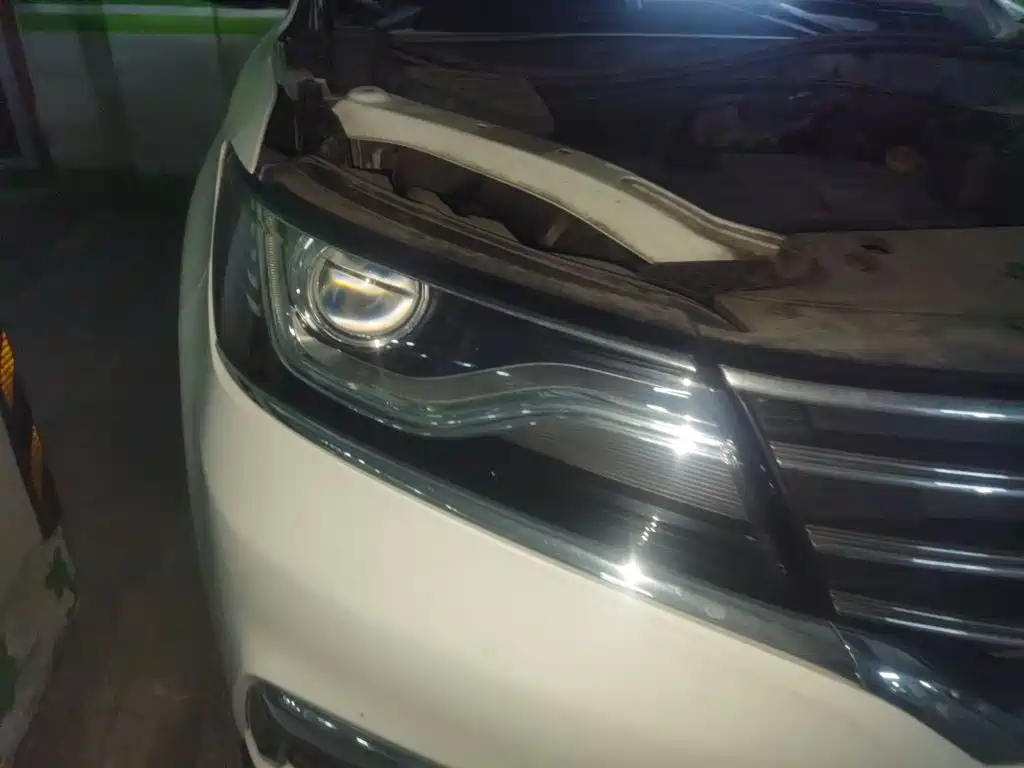 Roewe RX5 — миниатюра 7