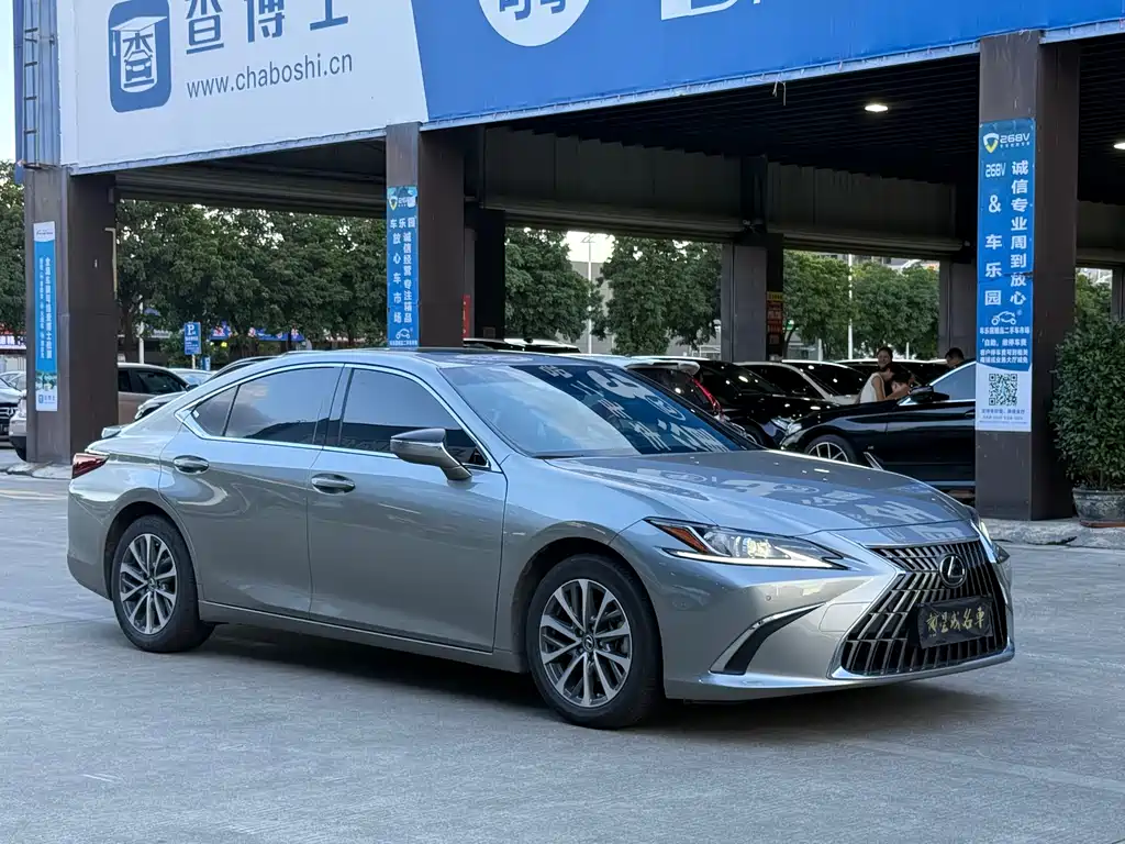 LEXUS  ES