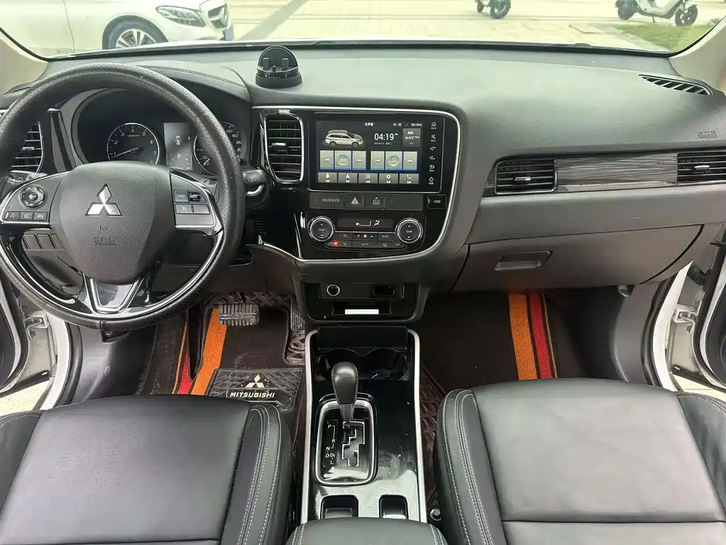 Mitsubishi Outlander — миниатюра 21