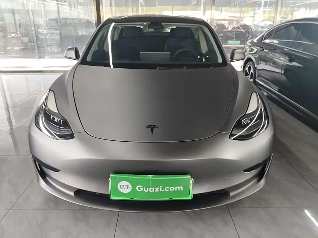 Tesla Model 3 — миниатюра 3