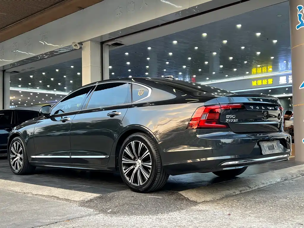 Volvo S90 — миниатюра 17