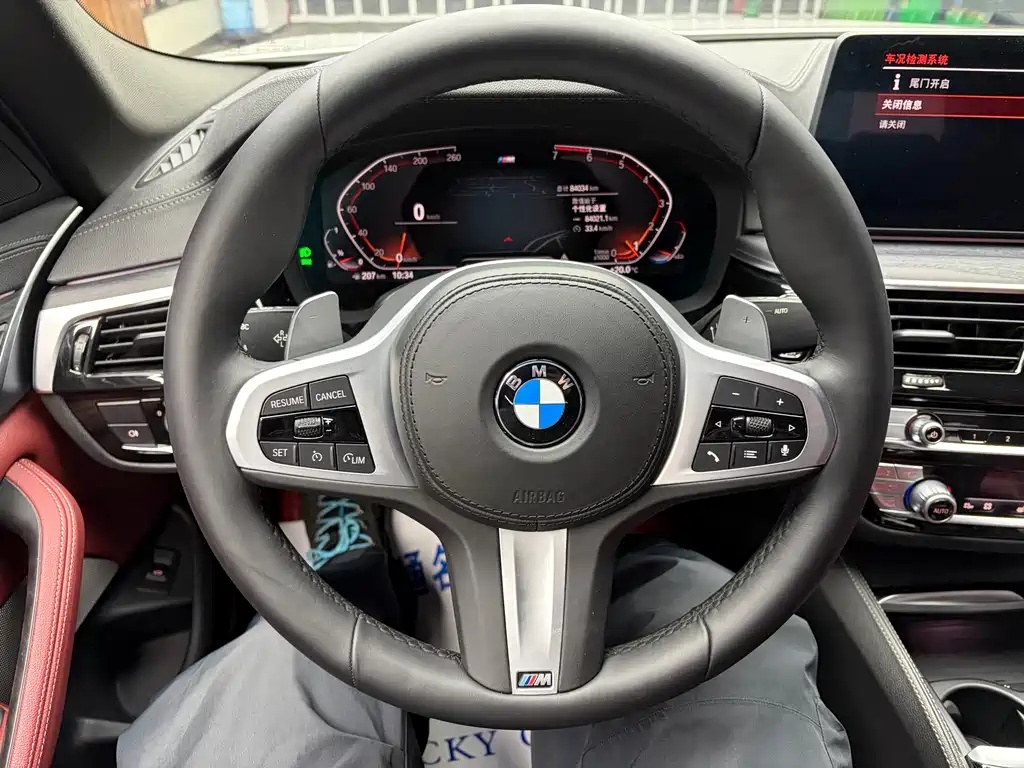 BMW 5 Series — миниатюра 9