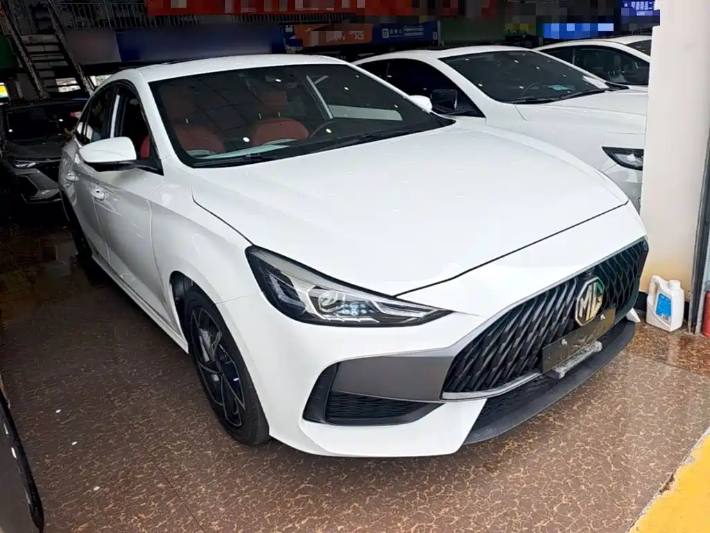 MG MG5 - фото 4