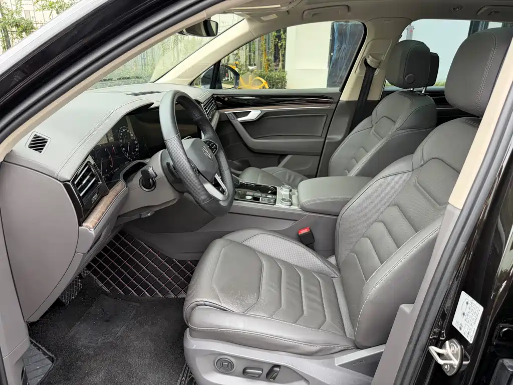Volkswagen Touareg — миниатюра 9