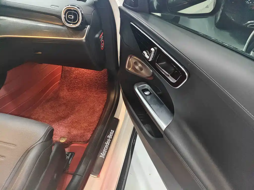 Mercedes-Benz C-Class — миниатюра 19