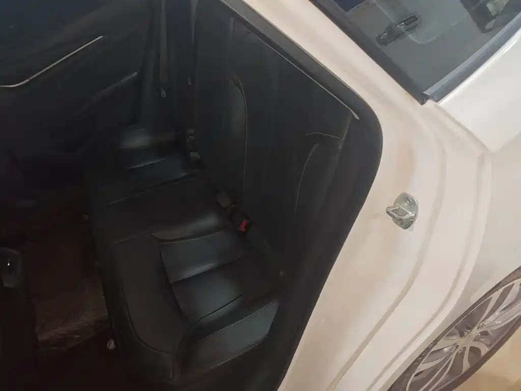 Buick Excelle — миниатюра 17