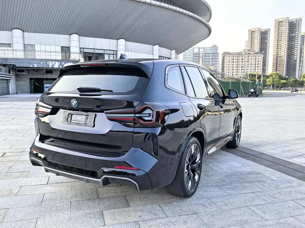 BMW iX3 — миниатюра 6