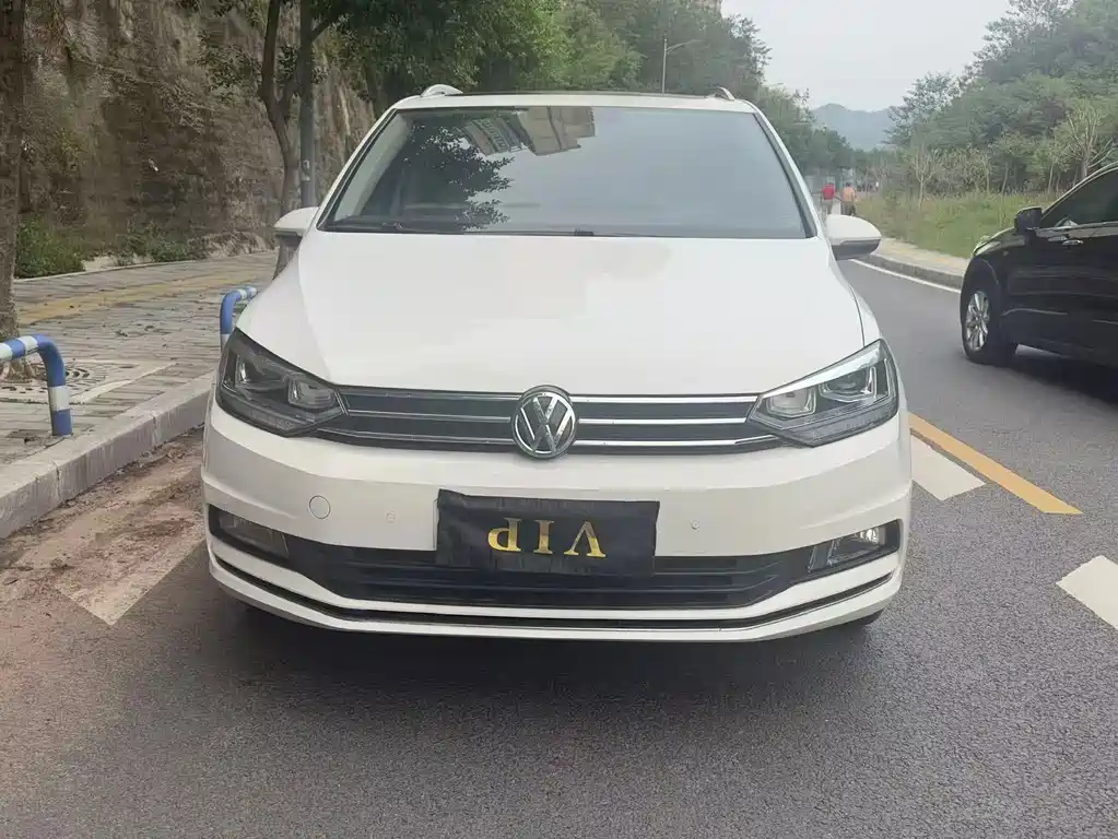 Volkswagen Touran — миниатюра 2